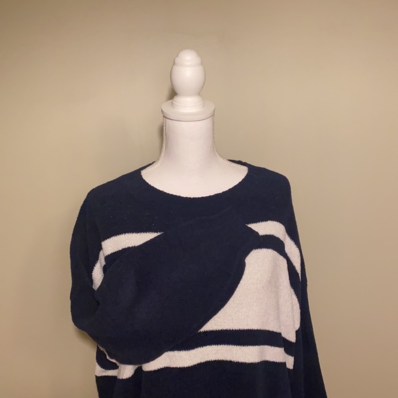 American Eagle Oversized Navy and White Striped Sweater - Picture 2 of 6